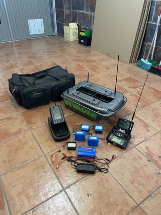 Barco Cebador Invader Carbono.