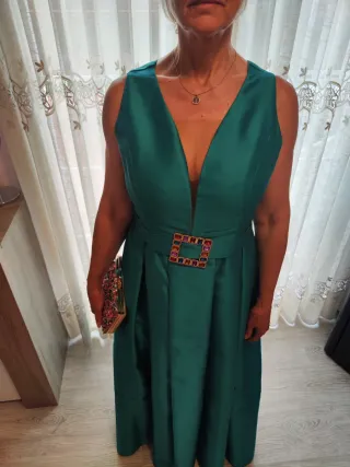 Vestido de fiesta verde usado una vez