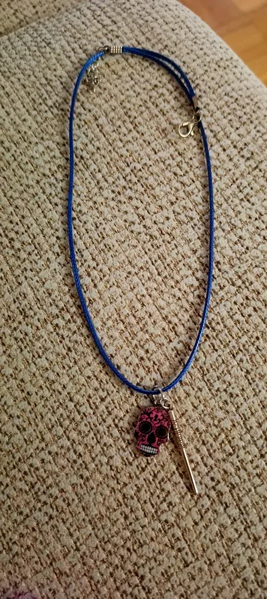 Colgante calavera mexicana con cordón