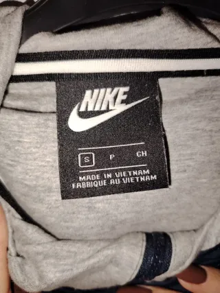 Cortavientos Nike Vintage negro y azul