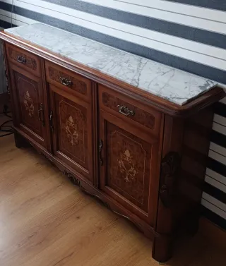 Taquillón aparador de madera con mármol