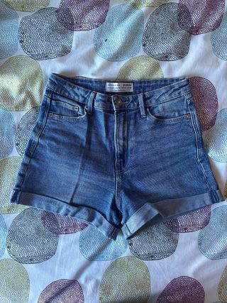 Shorts vaqueros Stradivarius Talla 36