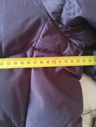 Piumino melanzana con cappuccio