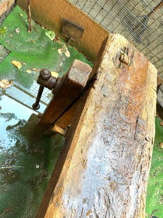 Banco de carpintero rústico