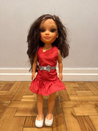 Muñeca Nancy Vestido Rojo Lunares