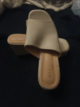 Sandalias Beige Plataforma Tacón