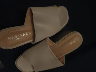 Sandalias Beige Plataforma Tacón