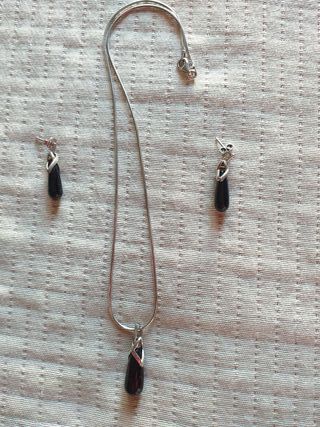 Conjunto Plata y Obsidiana: Pendientes y Colgante