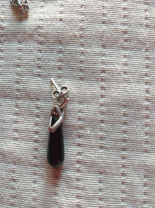 Conjunto Plata y Obsidiana: Pendientes y Colgante