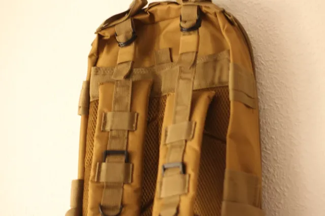 Mochila Táctica Beige/Marrón.