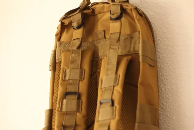 Mochila Táctica Beige/Marrón.