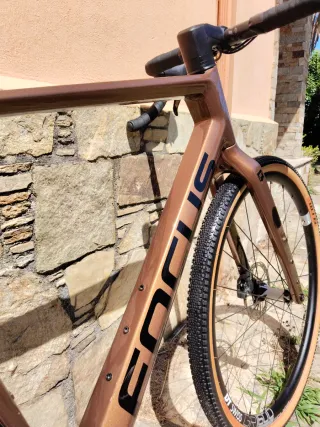 Bici Gravel FOCUS Atlas 8.9 Carbono