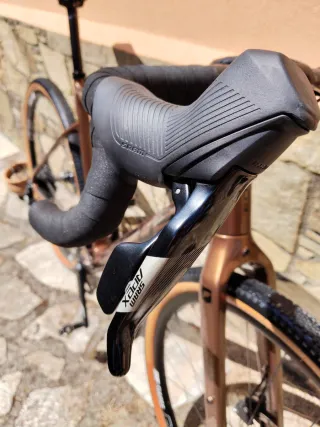 Bici Gravel FOCUS Atlas 8.9 Carbono