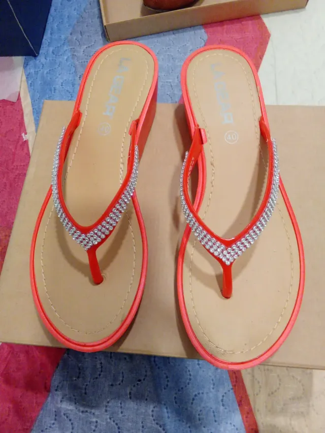 Chanclas LA GEAR Talla 40 Rojas y Plateadas