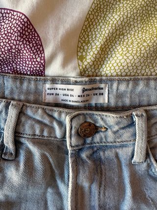 Shorts vaqueros Stradivarius Talla 36