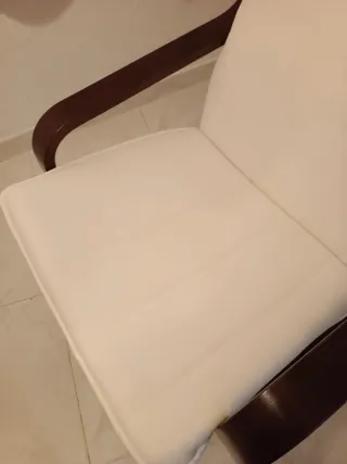 2 Mecedoras de madera y tela