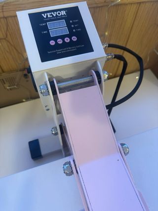 Máquina de prensa de calor multifuncional.