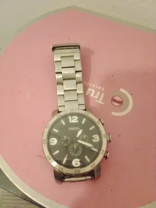 Reloj Fossil plateado y negro