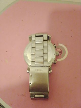 Reloj Fossil plateado y negro