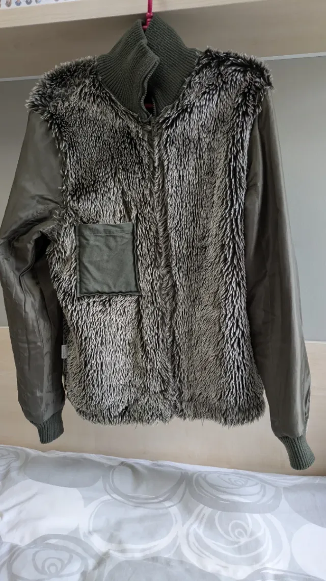 Cazadora hombre verde forro pelo