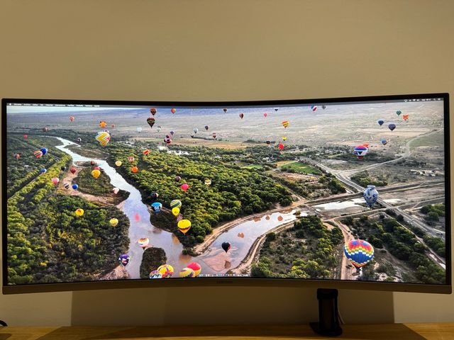 Monitor Samsung 34' QLED Curvo
