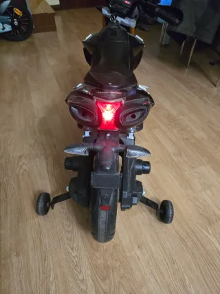 Moto Eléctrica Infantil Aprilia DorsoDuro