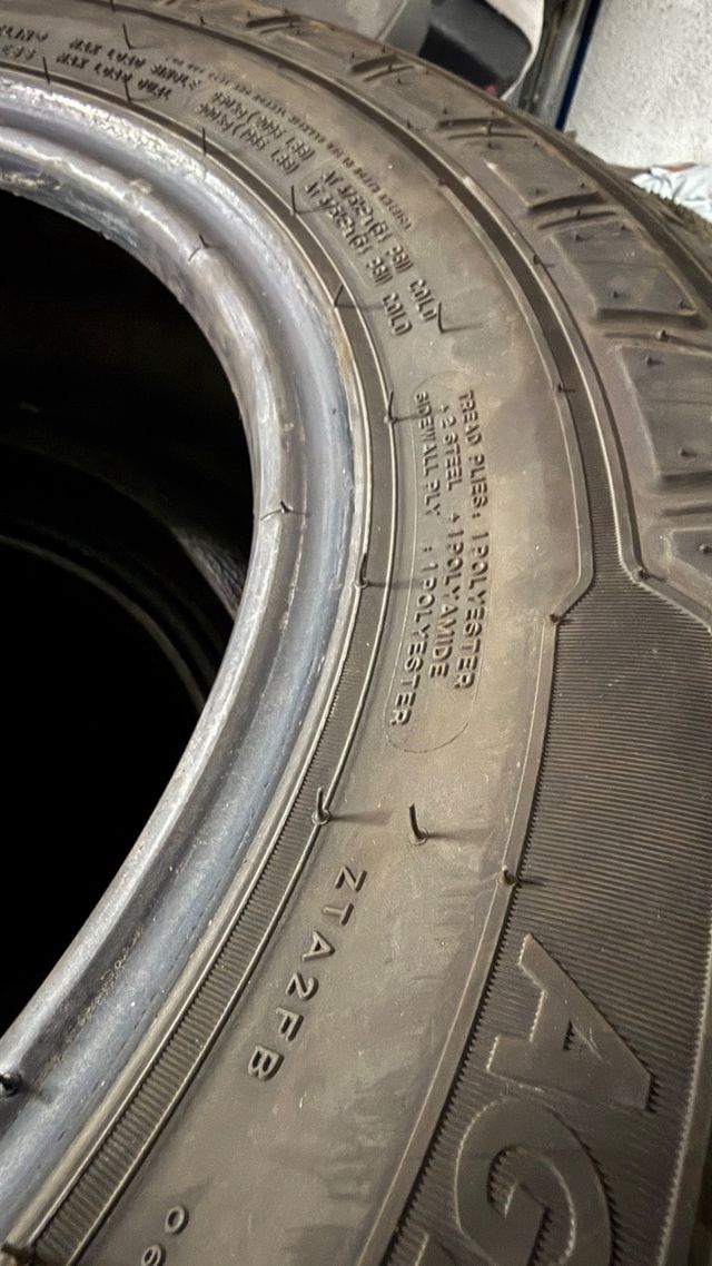 Neumáticos casi nuevos