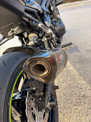 Escape Akrapovic Carbono Kawasaki Z900