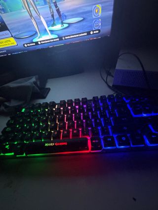 Teclado Mars Gaming con Luces