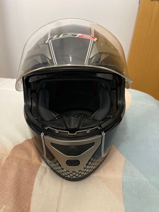 Casco de moto LS2 negro. talla S.