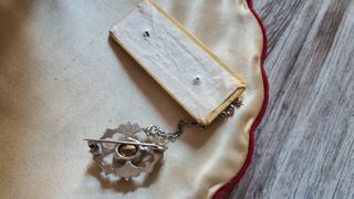 Spilla vintage con cristallo azzurro e marcassiti