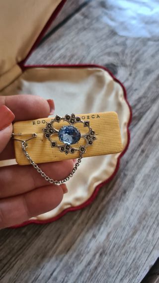 Spilla vintage con cristallo azzurro e marcassiti