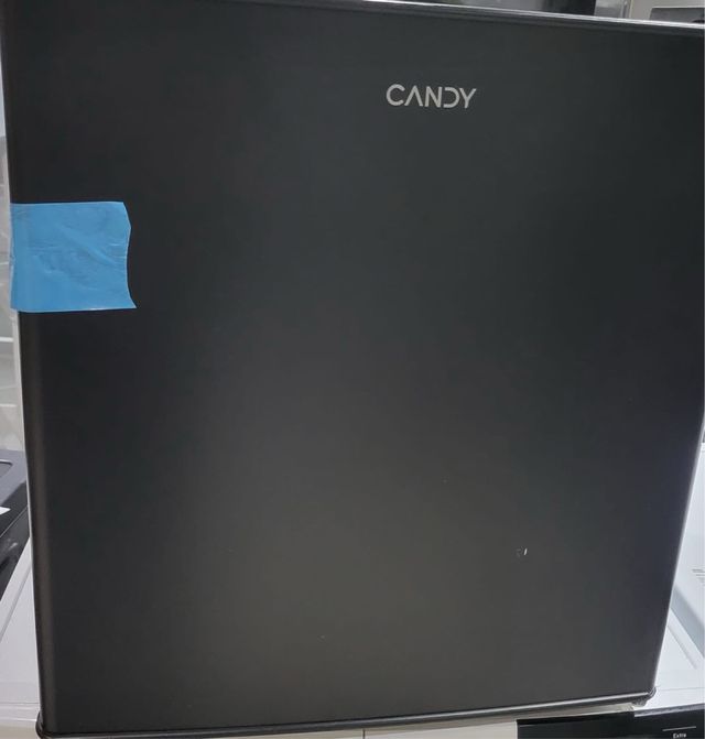 Mini nevera Candy sin usar