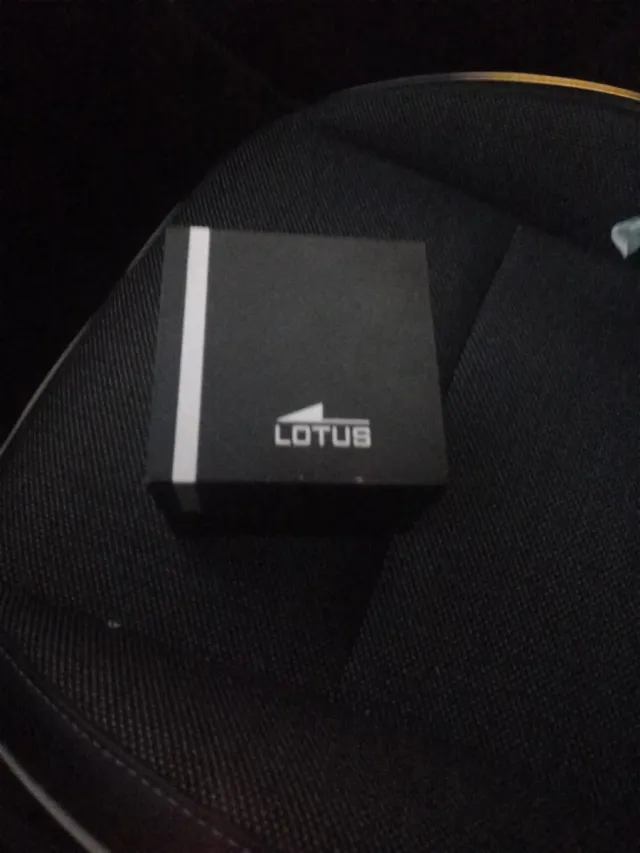 Reloj Lotus Plata y Blanco