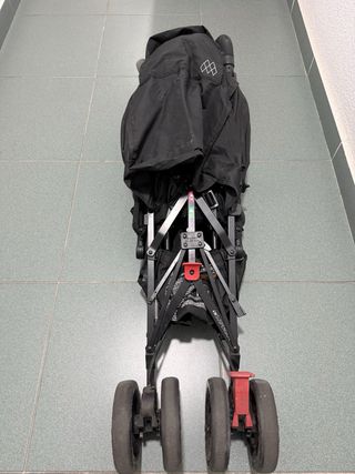 Silla de paseo Maclaren negra