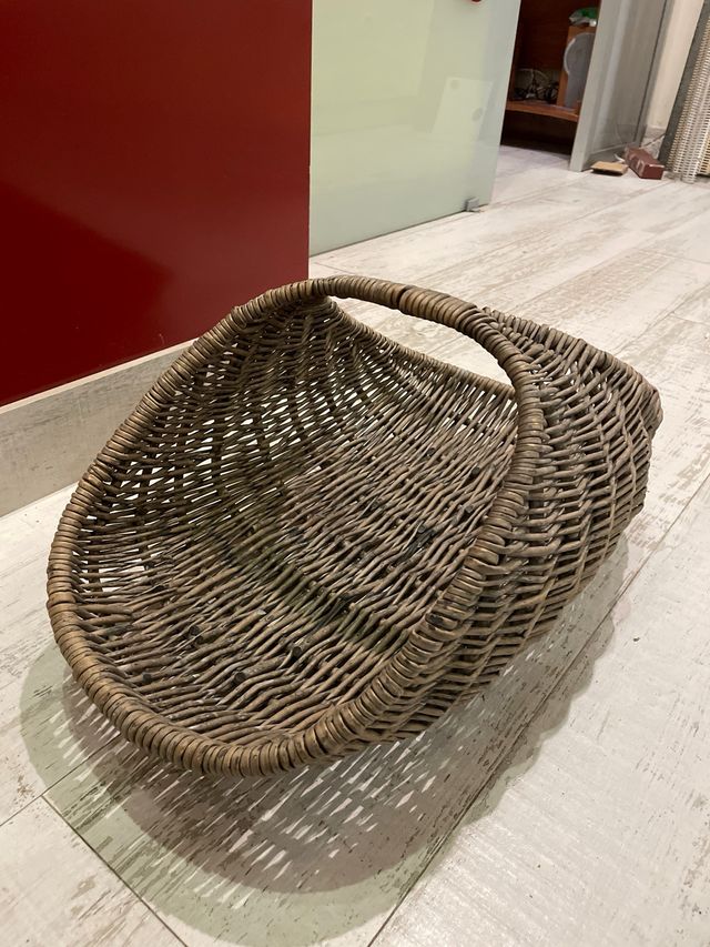 Cesta de mimbre para prensa