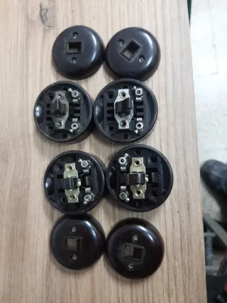 Lote 4 interruptores superficie antiguos