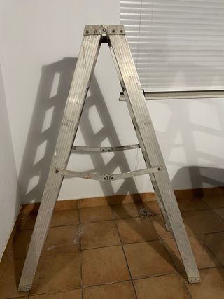 Escalera aluminio plegable