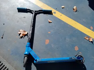 Patinete scooter azul