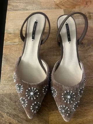 Zapatos Zara Talla 38 Marrones Adornados