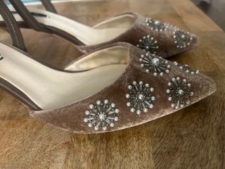 Zapatos Zara Talla 38 Marrones Adornados