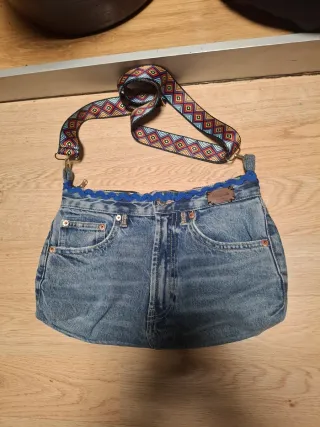 Bolso vaquero con correa multicolor