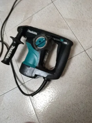 Martillo Percutor Makita HR2810