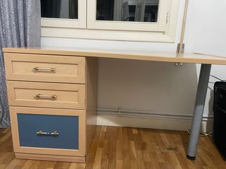 Mesa de estudio de madera