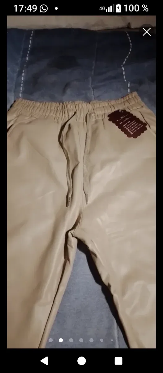 Pantalones beige cuero fino Talla L