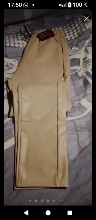 Pantalones beige cuero fino Talla L