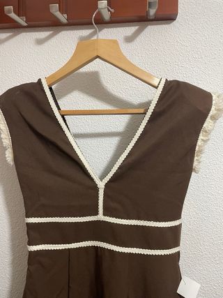 Vestido Lady Pipa marrón con etiqueta