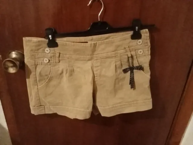 Pantalón corto beige