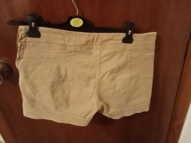 Pantalón corto beige