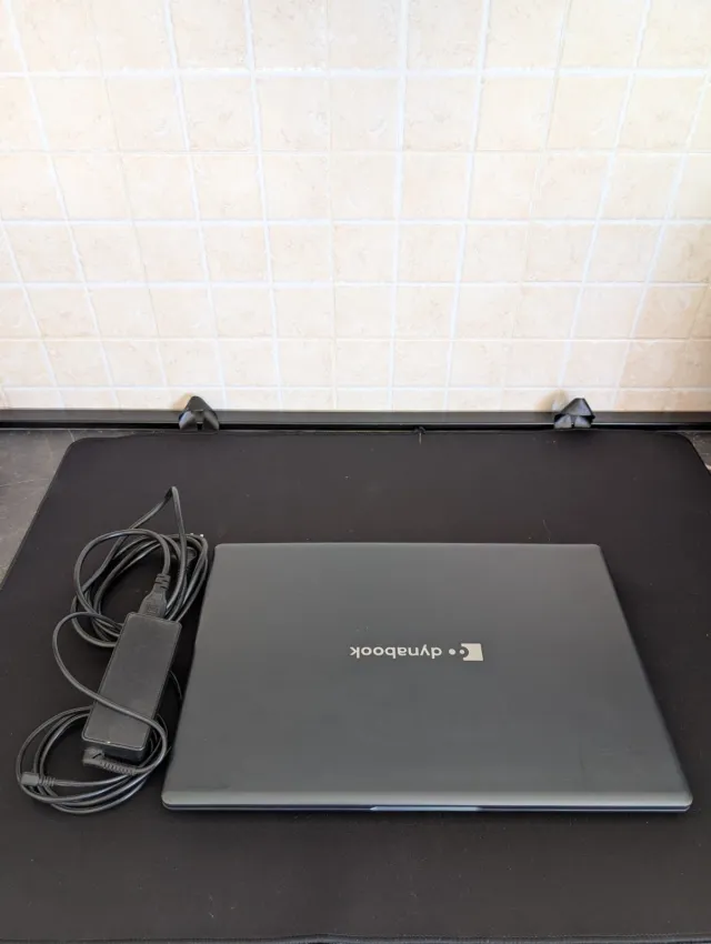 Toshiba Dynabook Satellite Pro i3